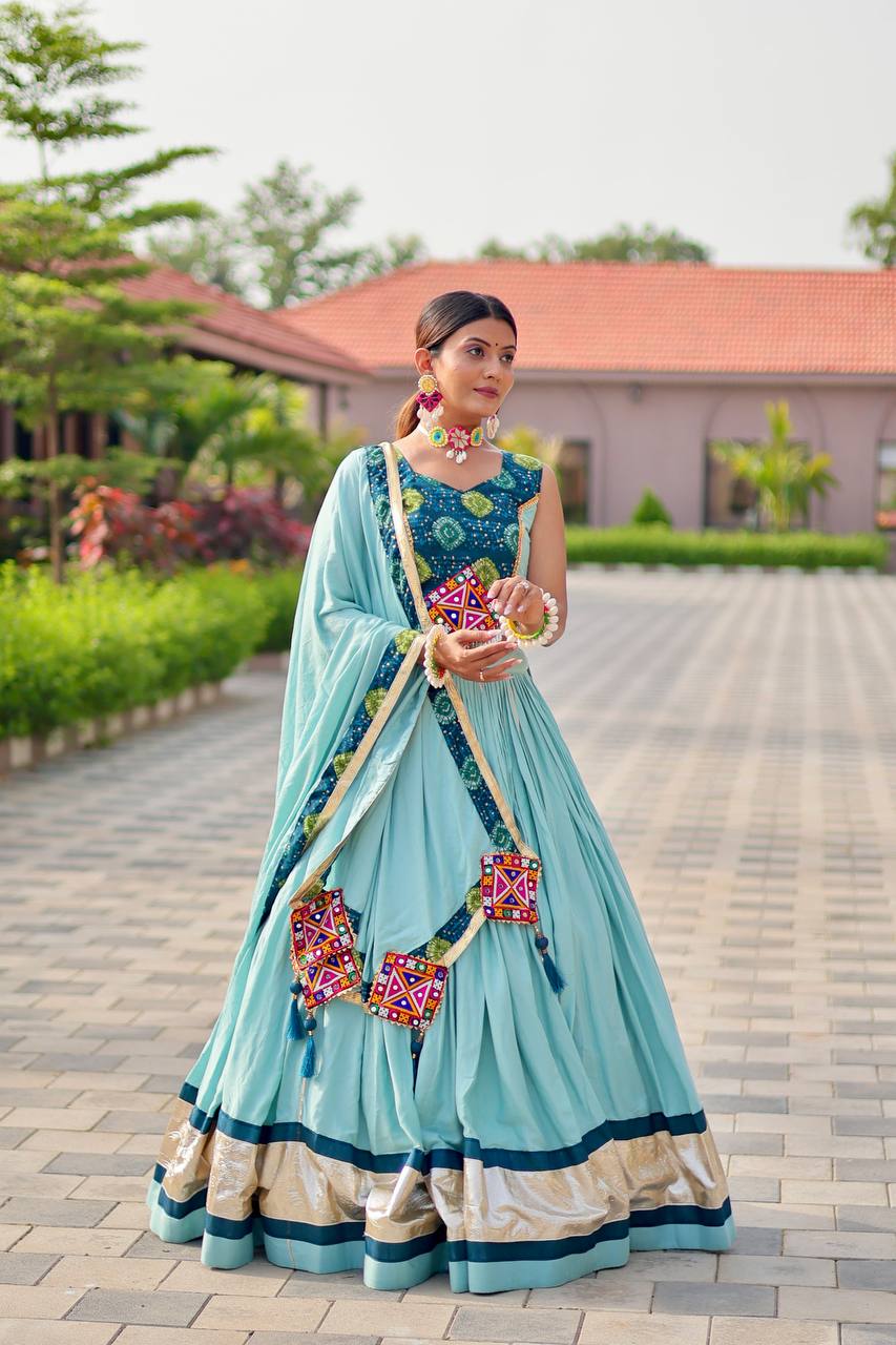 Raatrani Heavy Gamthi Woek Lehnga Choli