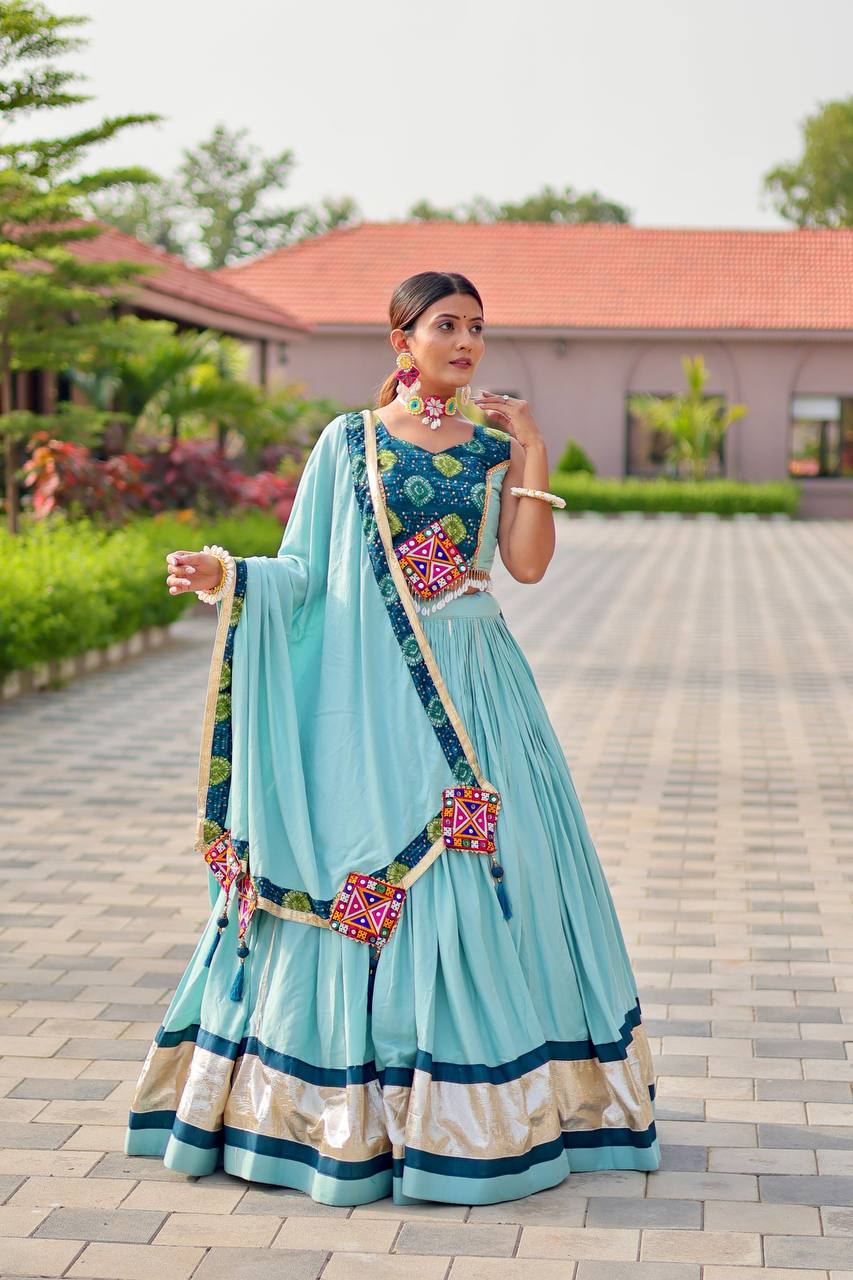 Raatrani Heavy Gamthi Woek Lehnga Choli
