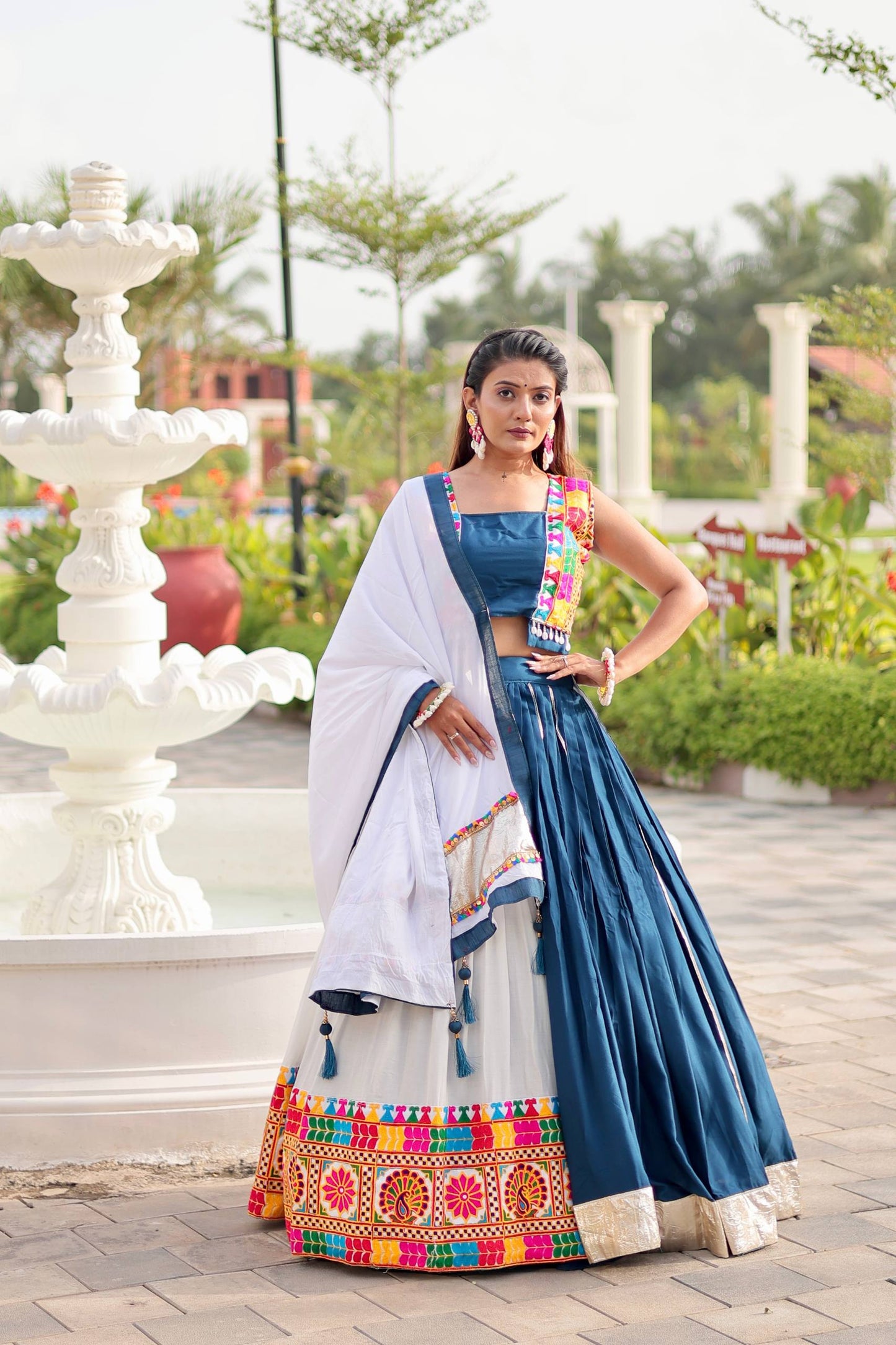 Navrani Heavy Gamthi Work Lehnga Choli