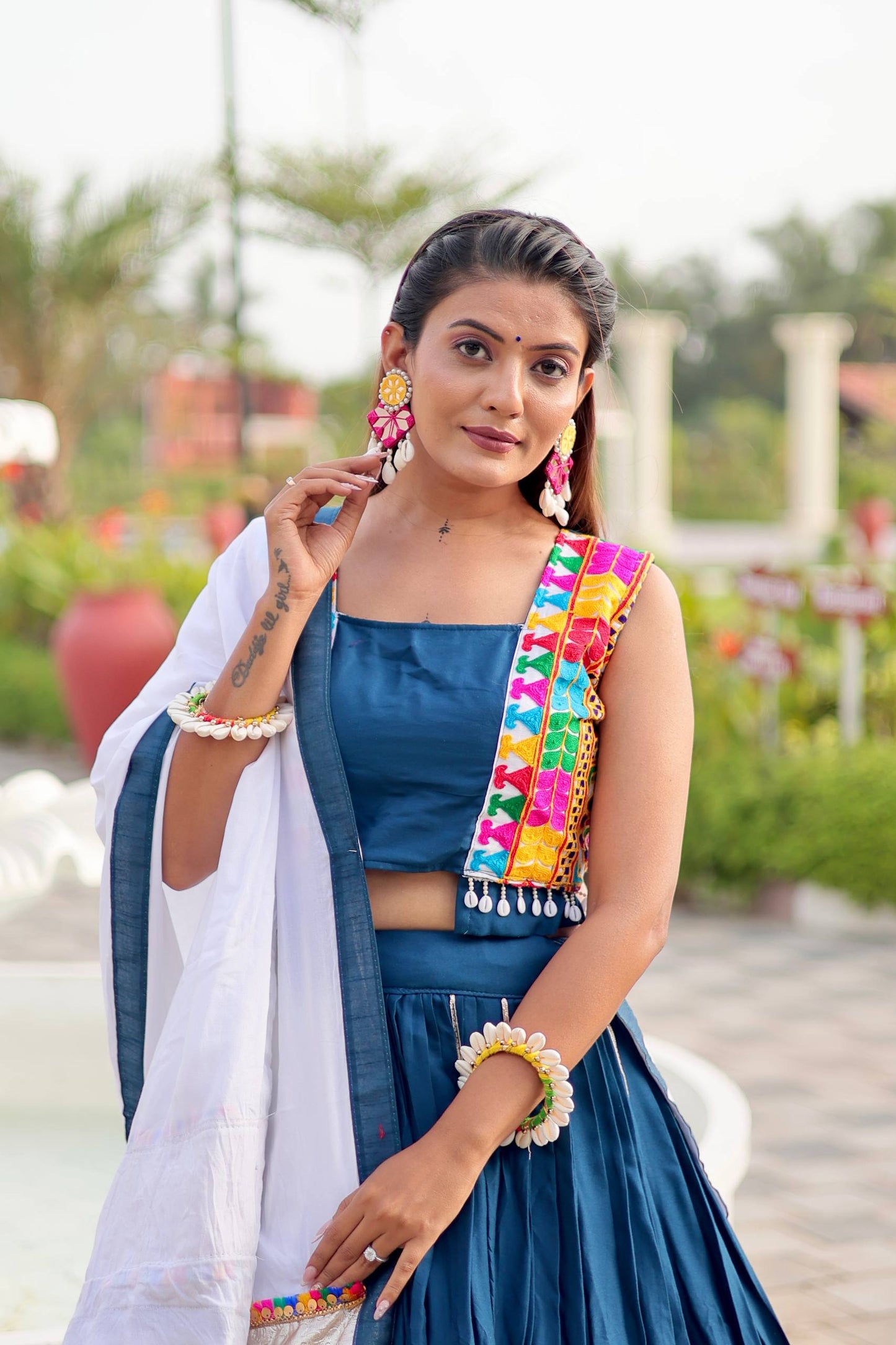 Navrani Heavy Gamthi Work Lehnga Choli