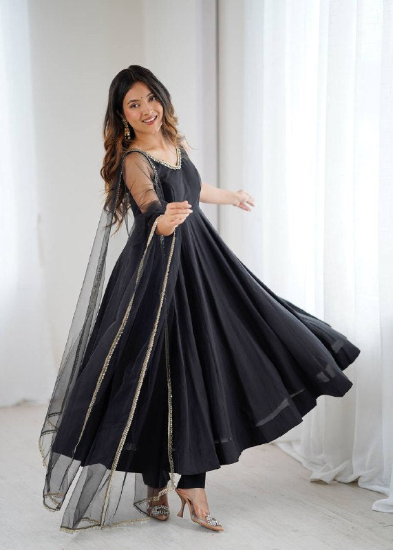 Palak Heavy Pure Romansilk Chanderi Black Anarkali Gown with Soft Nylon Net Dupatta
