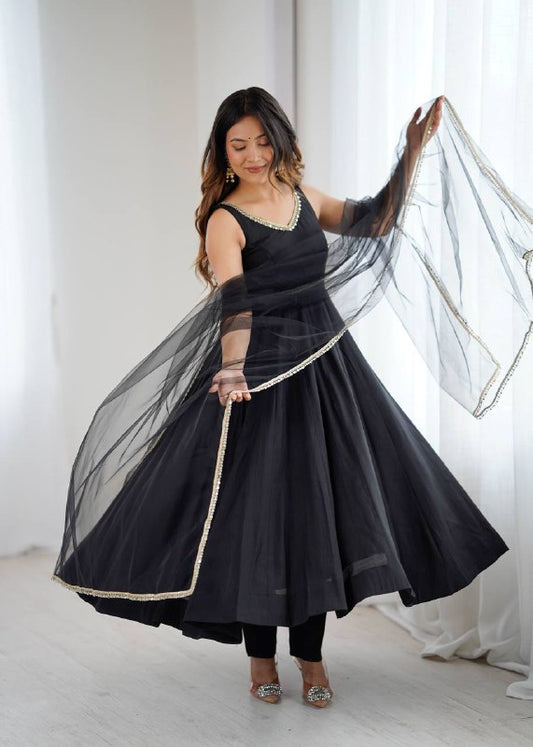 Palak Heavy Pure Romansilk Chanderi Black Anarkali Gown with Soft Nylon Net Dupatta