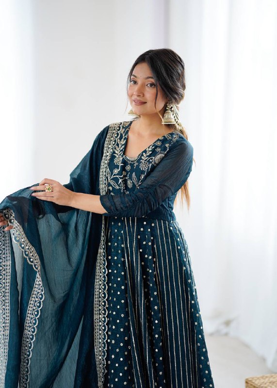 Zanika Green Crunchy Silk Anarkali Gown