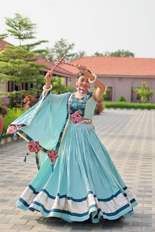 Raatrani Heavy Gamthi Woek Lehnga Choli