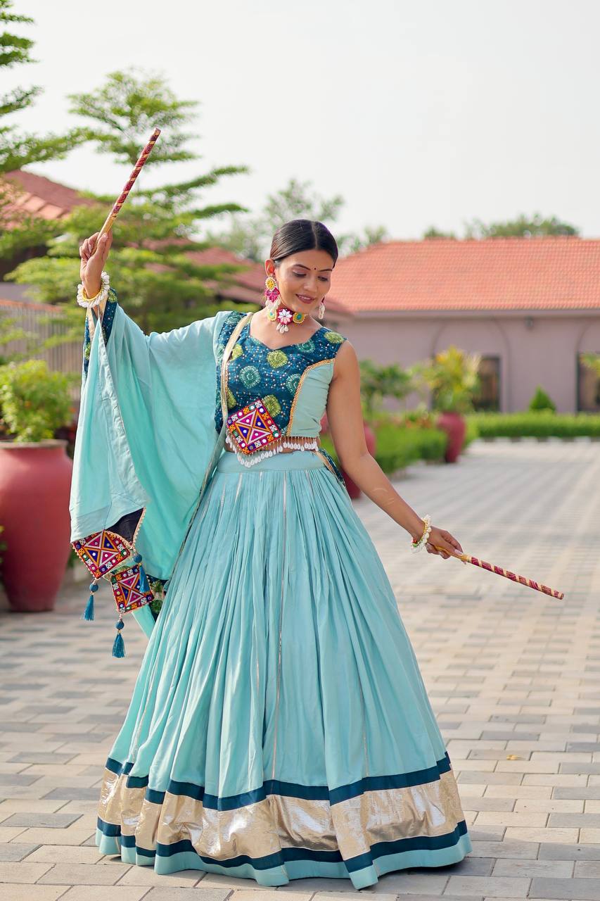 Raatrani Heavy Gamthi Woek Lehnga Choli