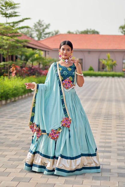 Raatrani Heavy Gamthi Woek Lehnga Choli