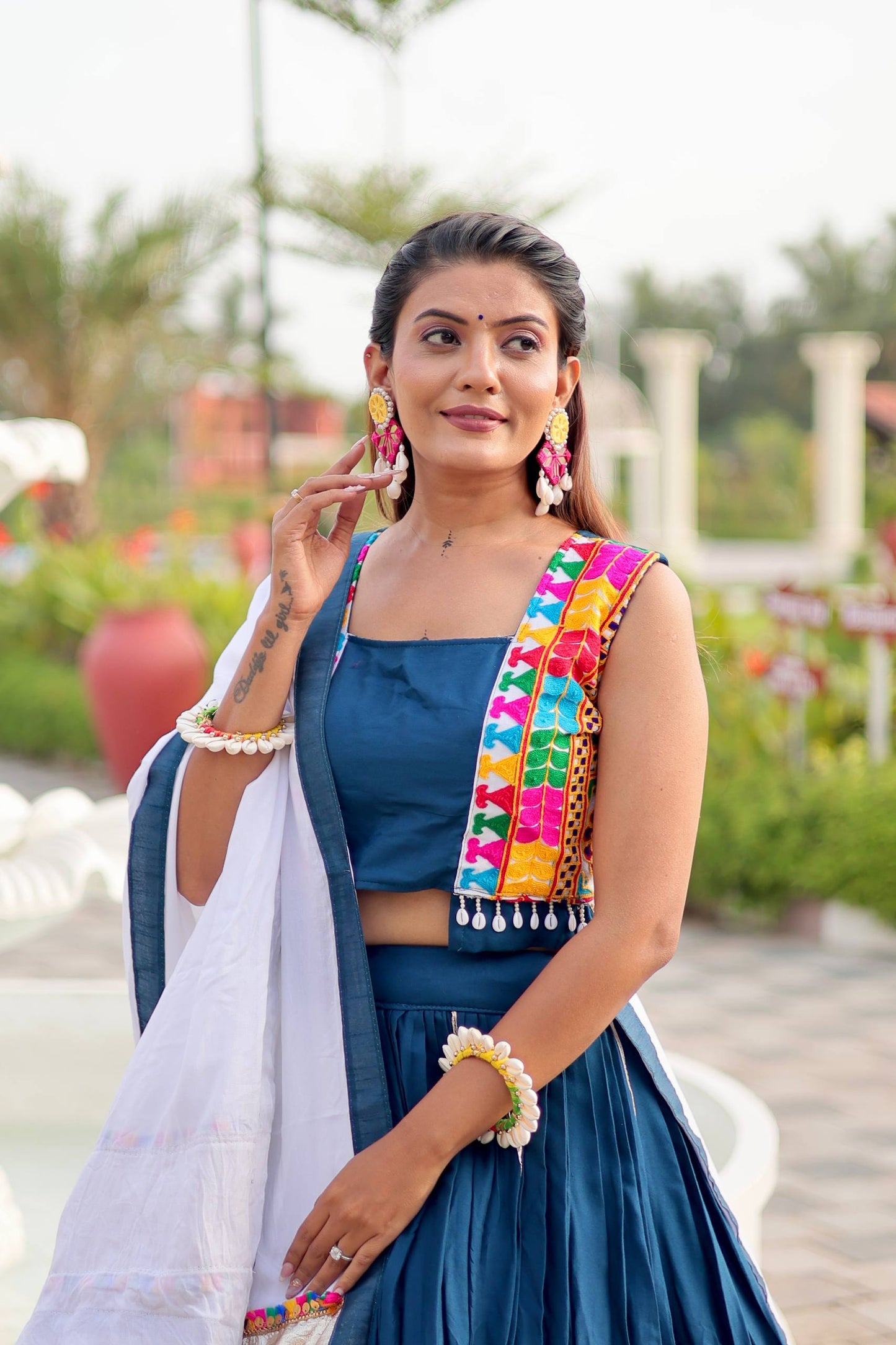 Navrani Heavy Gamthi Work Lehnga Choli