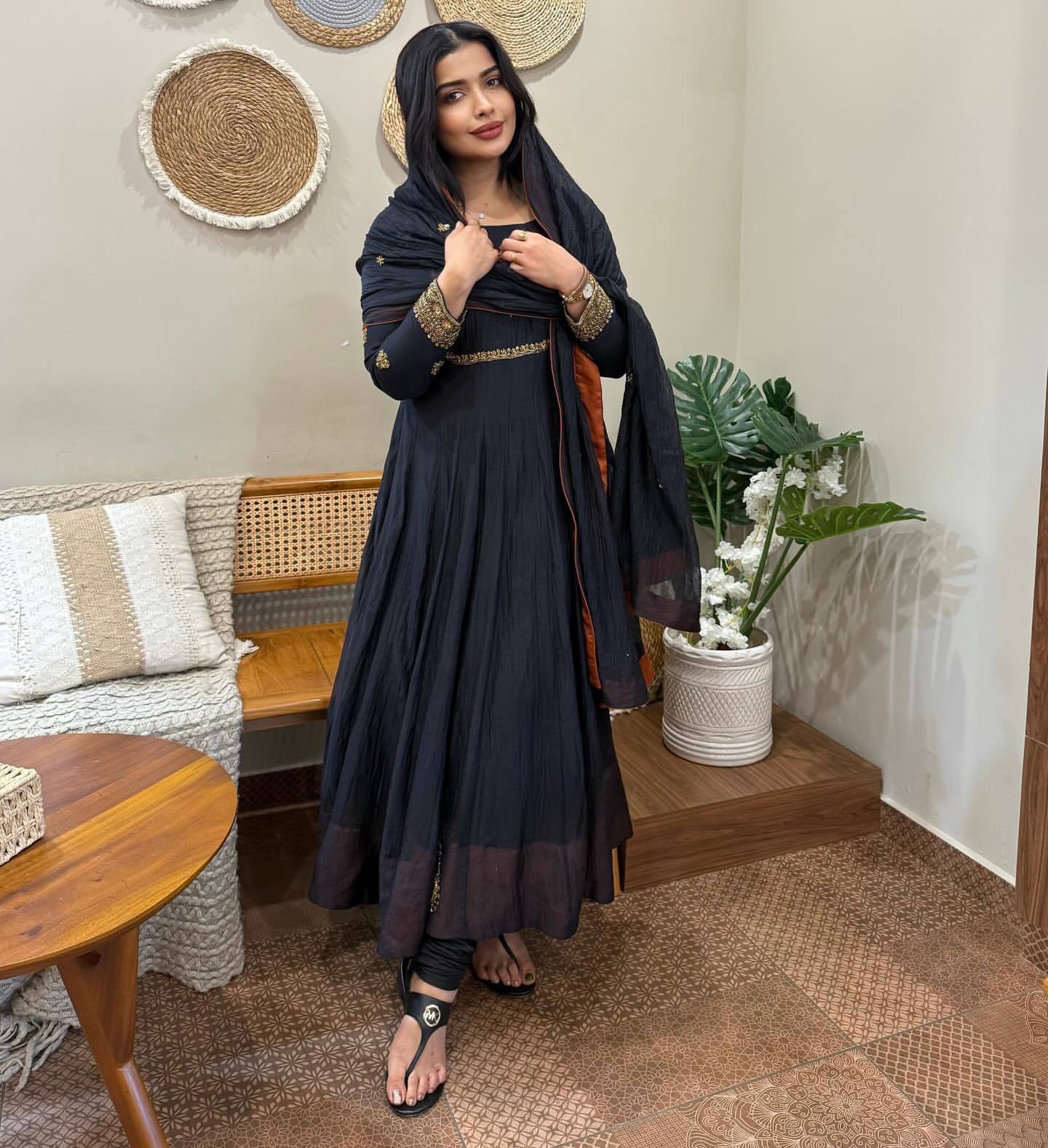 Hetvi Heavy Fox Georgette Gown