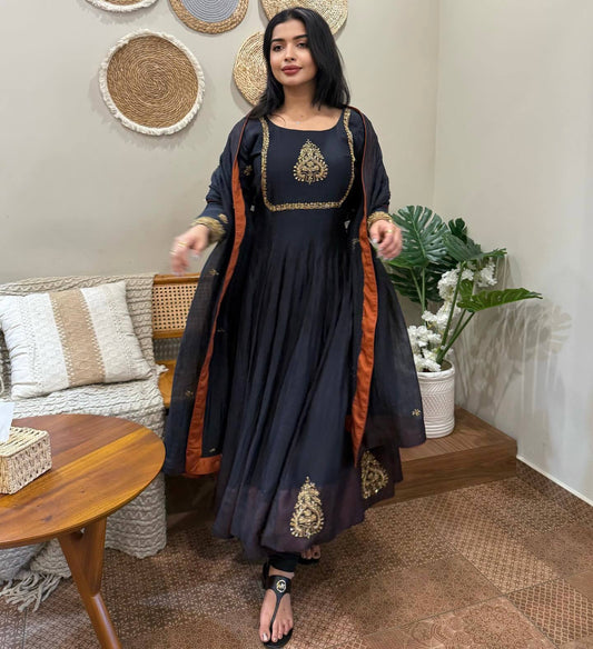 Hetvi Heavy Fox Georgette Gown
