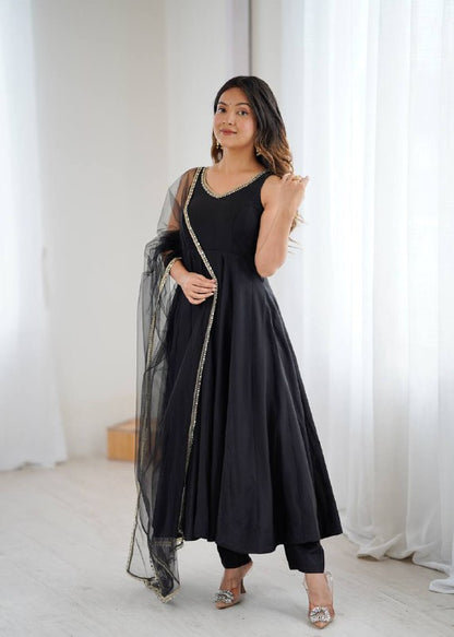 Palak Heavy Pure Romansilk Chanderi Black Anarkali Gown with Soft Nylon Net Dupatta