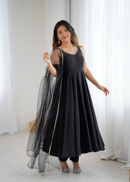 Palak Heavy Pure Romansilk Chanderi Black Anarkali Gown with Soft Nylon Net Dupatta