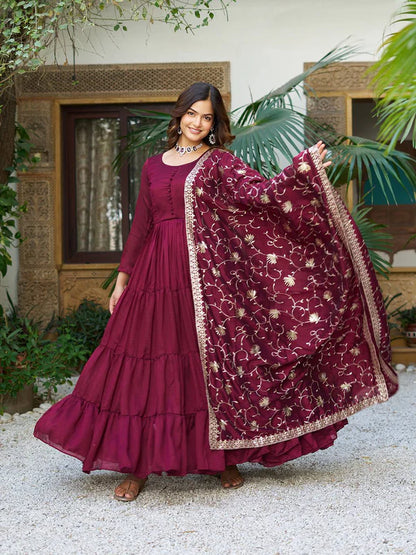 Nitya Riwaayat Hevy Duptta & Long Gown